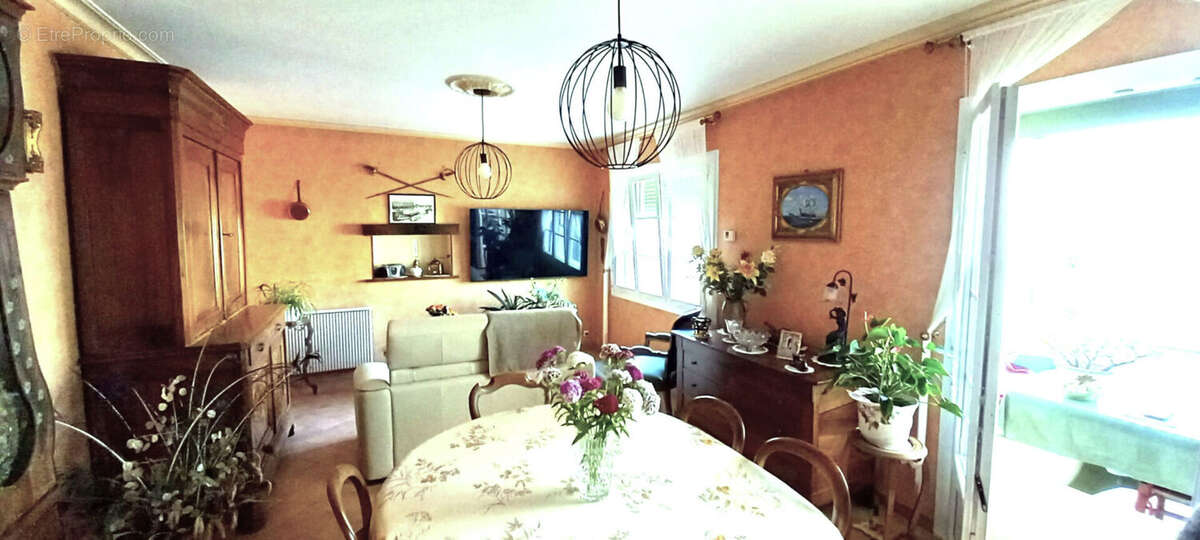 Maison à CHATEAUNEUF-SUR-SARTHE