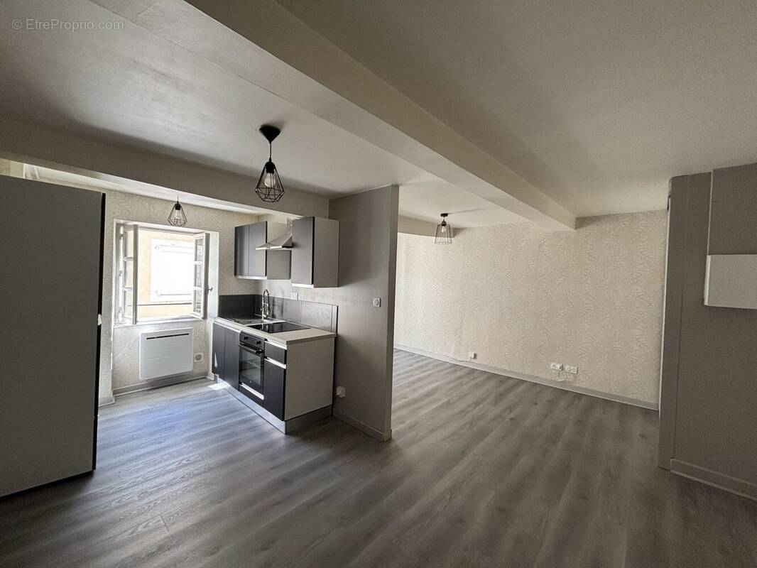Appartement à PRIVAS