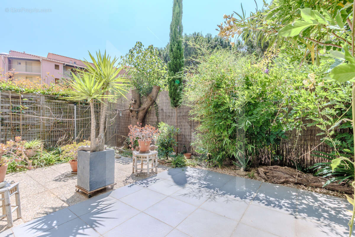 Appartement à LA LONDE-LES-MAURES