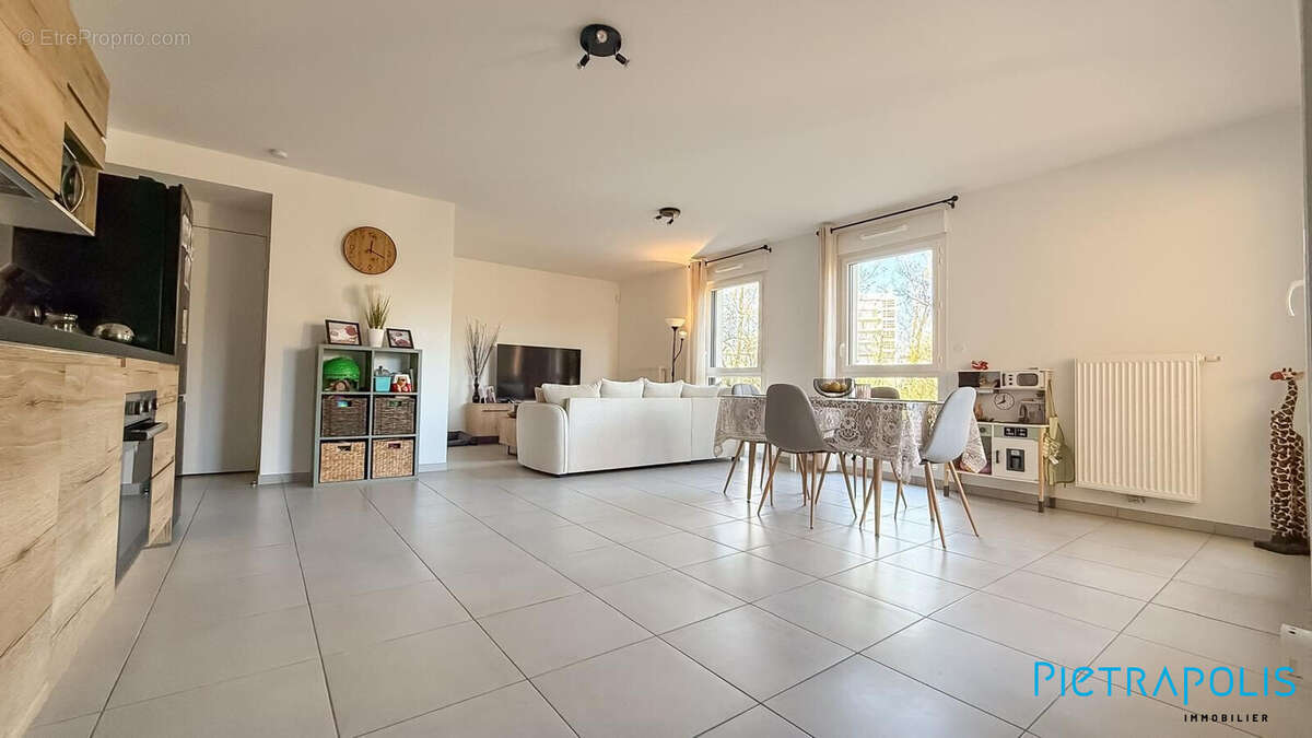 Appartement à RILLIEUX-LA-PAPE