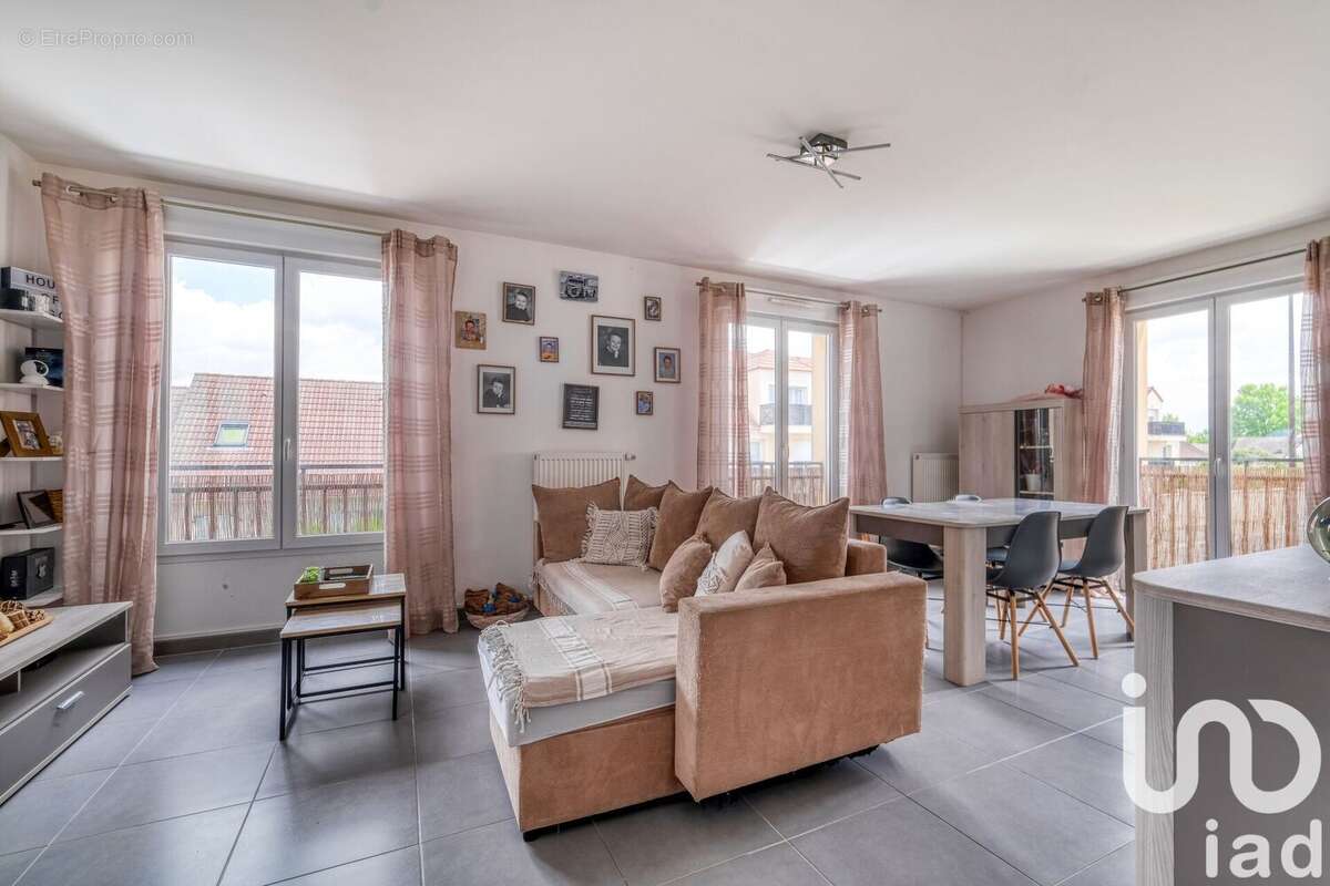 Photo 3 - Appartement à VILLENEUVE-LE-COMTE