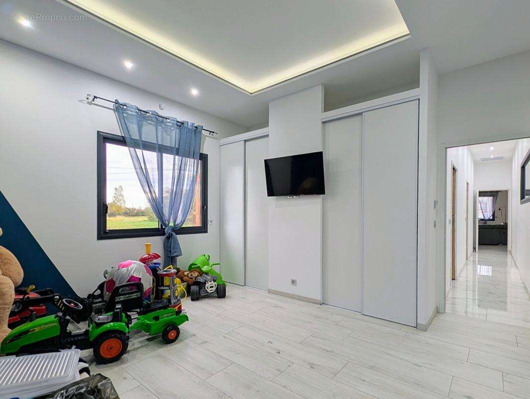 Maison à MONDAVEZAN