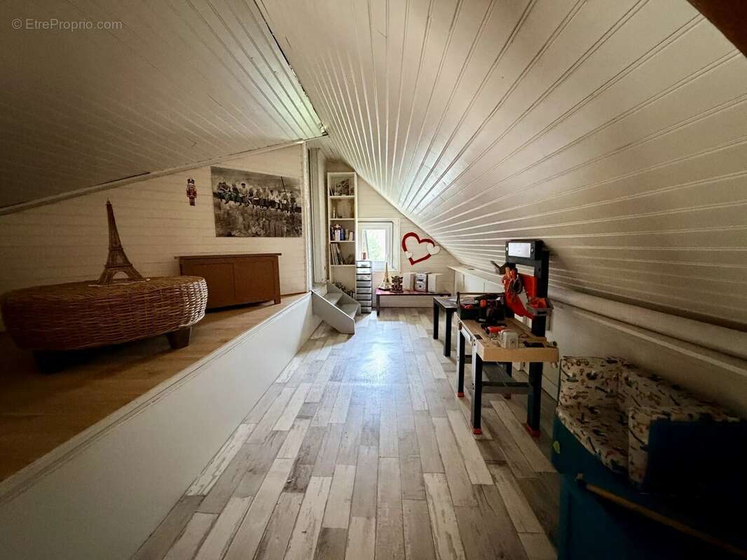 Grande maison dans Bernay - 5-6 chambres - plus de 200m2 d'espace - sous-sol/carport - 808m2 - photo 13