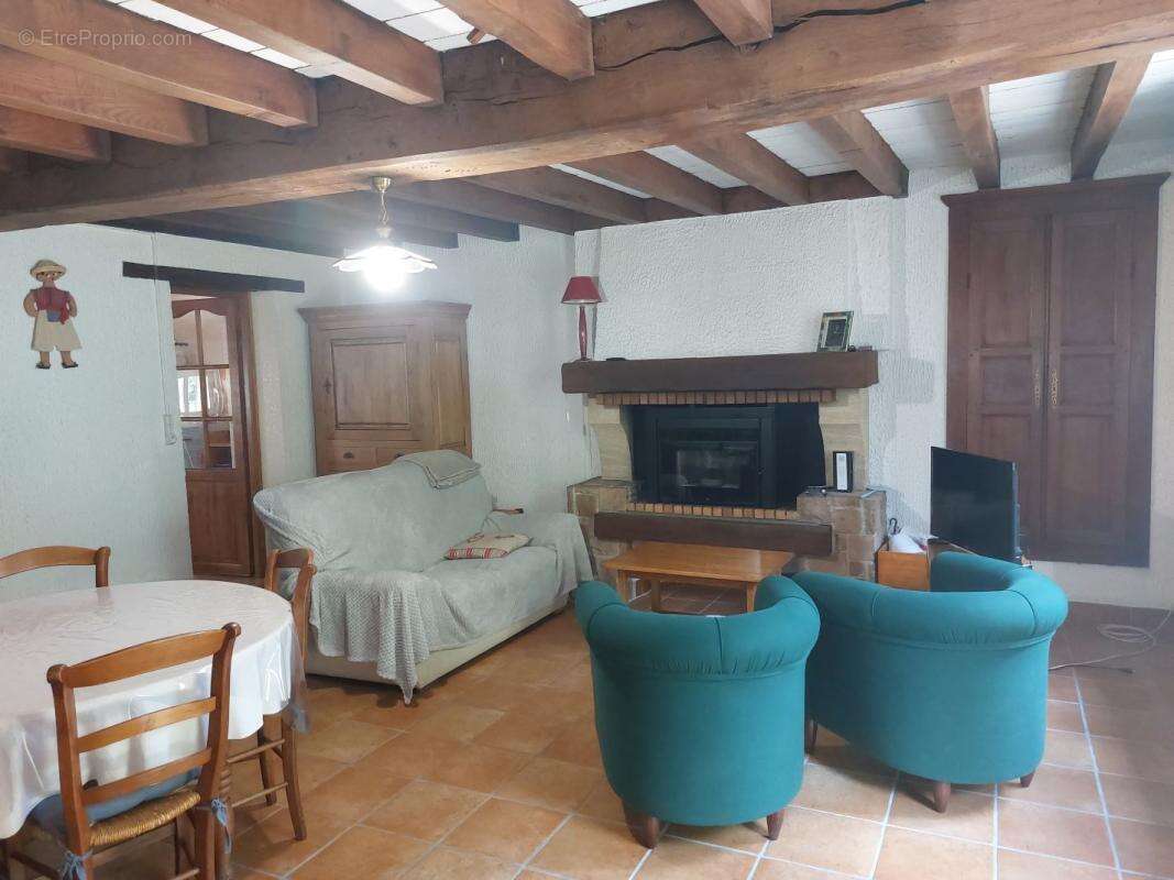 Maison à MALLERET-BOUSSAC