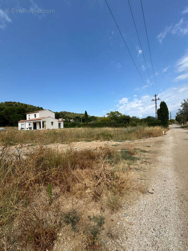 Terrain Villelaure 322 m2 - photo 2