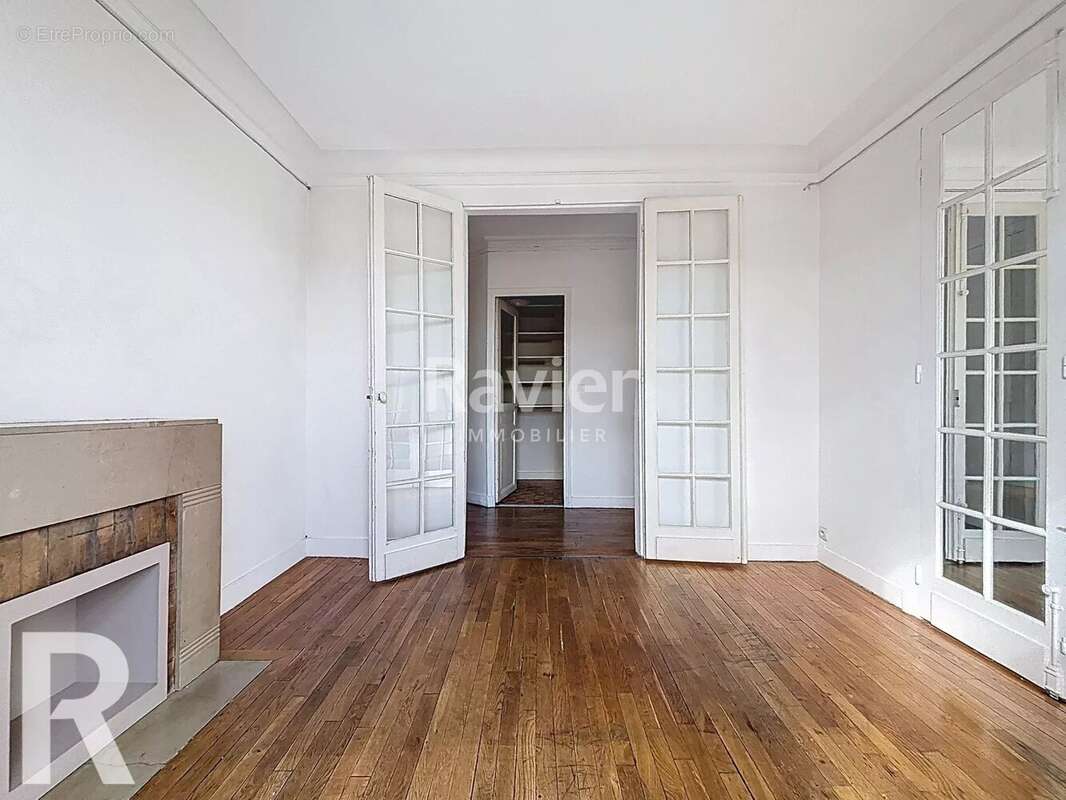 Appartement à PARIS-14E