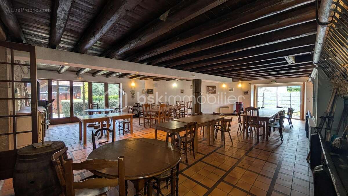 Commerce à VEXAINCOURT