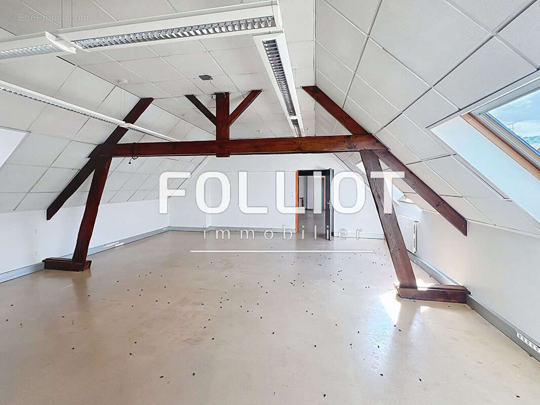 A vendre  saint lo  centre ville  50000   2500 m2 de bureaux - photo 13