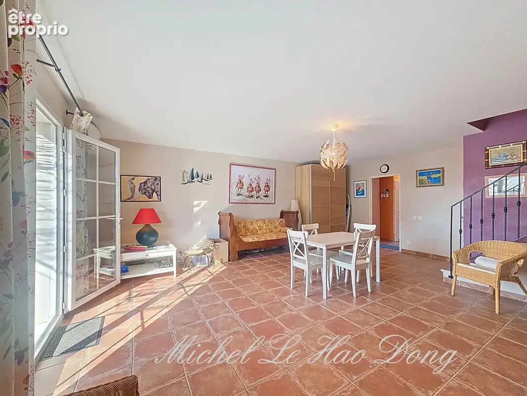 Charmante marina avec 03 chambres en duplex à vendre à Aigues-Mortes (30220) - photo 4