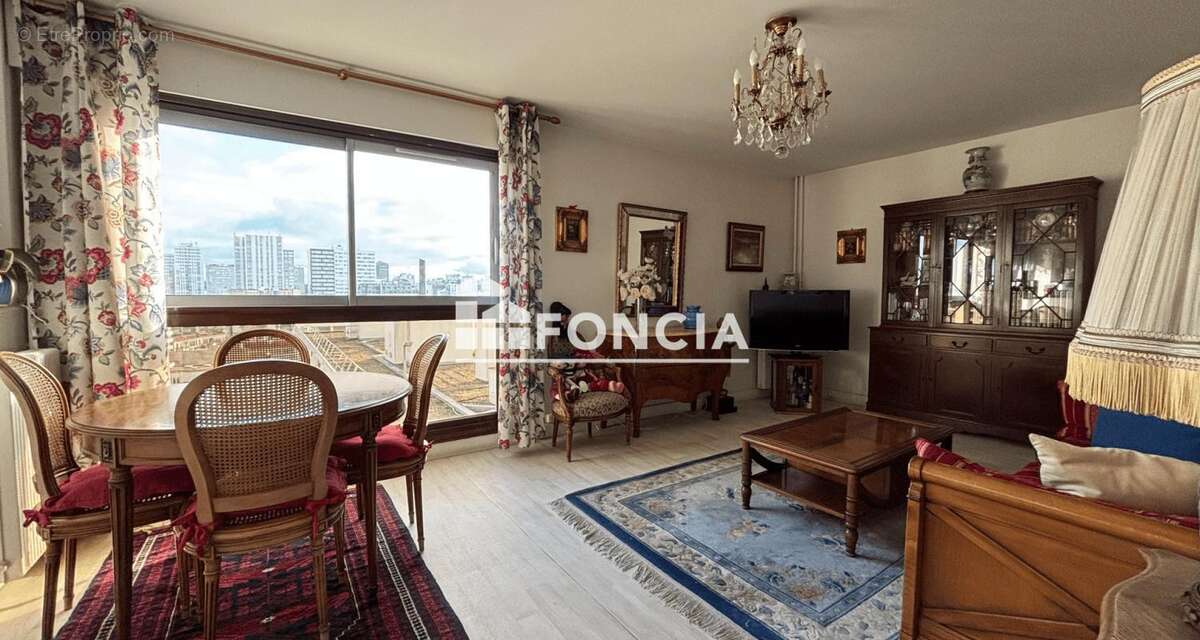 Appartement à PARIS-19E