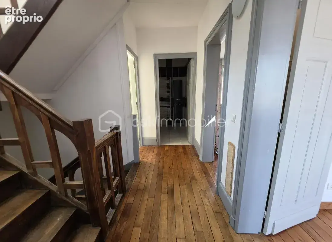 Maison de caractère, 7 chambres avec jardin et stationnement… en plein centre de saint-quentin ! - photo 22
