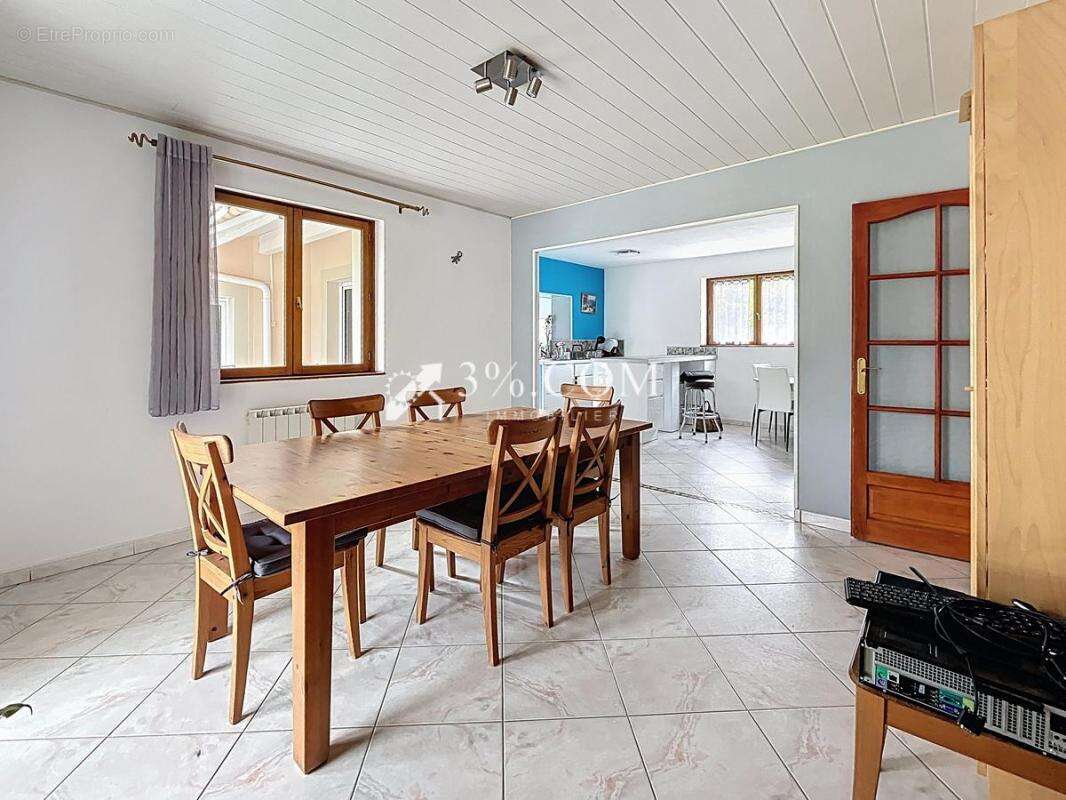 Maison à AOUSTE-SUR-SYE