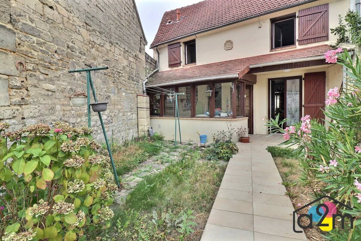 Maison à MONTATAIRE