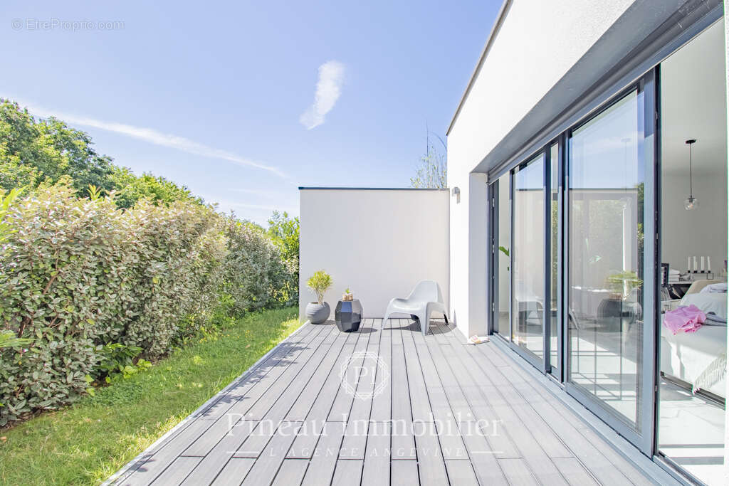 Maison à MONTREUIL-JUIGNE