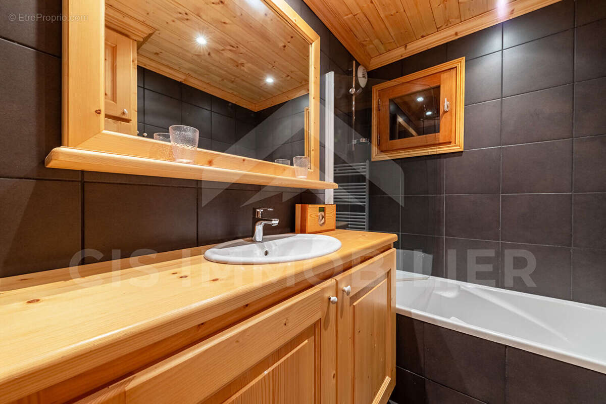 Appartement à LES ALLUES