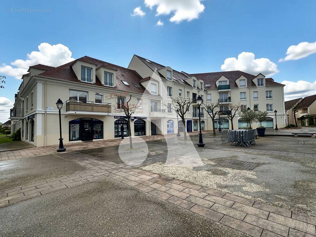 Appartement à LE COUDRAY-MONTCEAUX