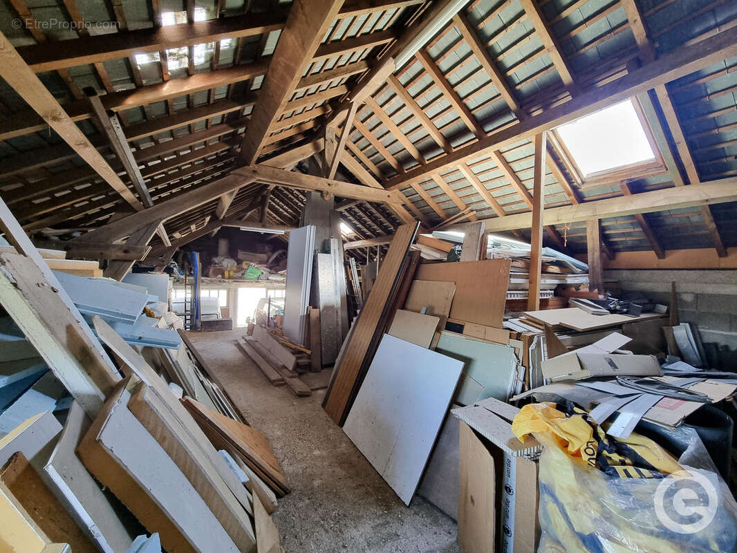 Maison à DUN-LES-PLACES