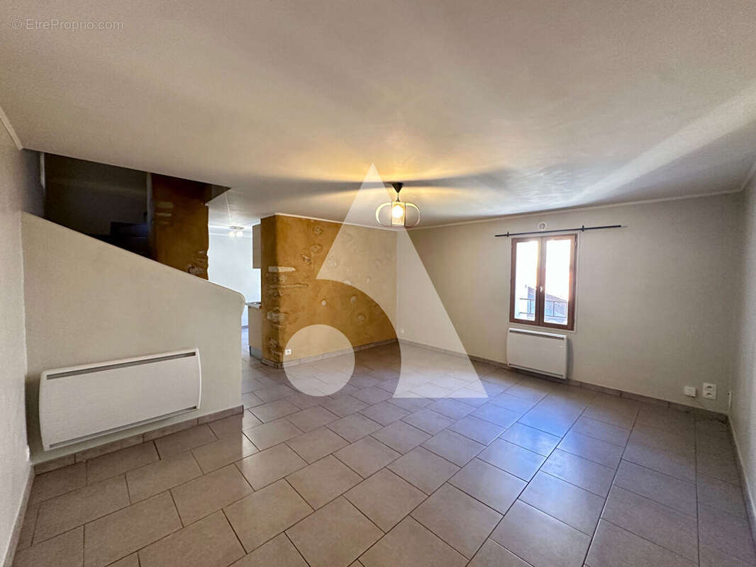 Appartement à CADENET