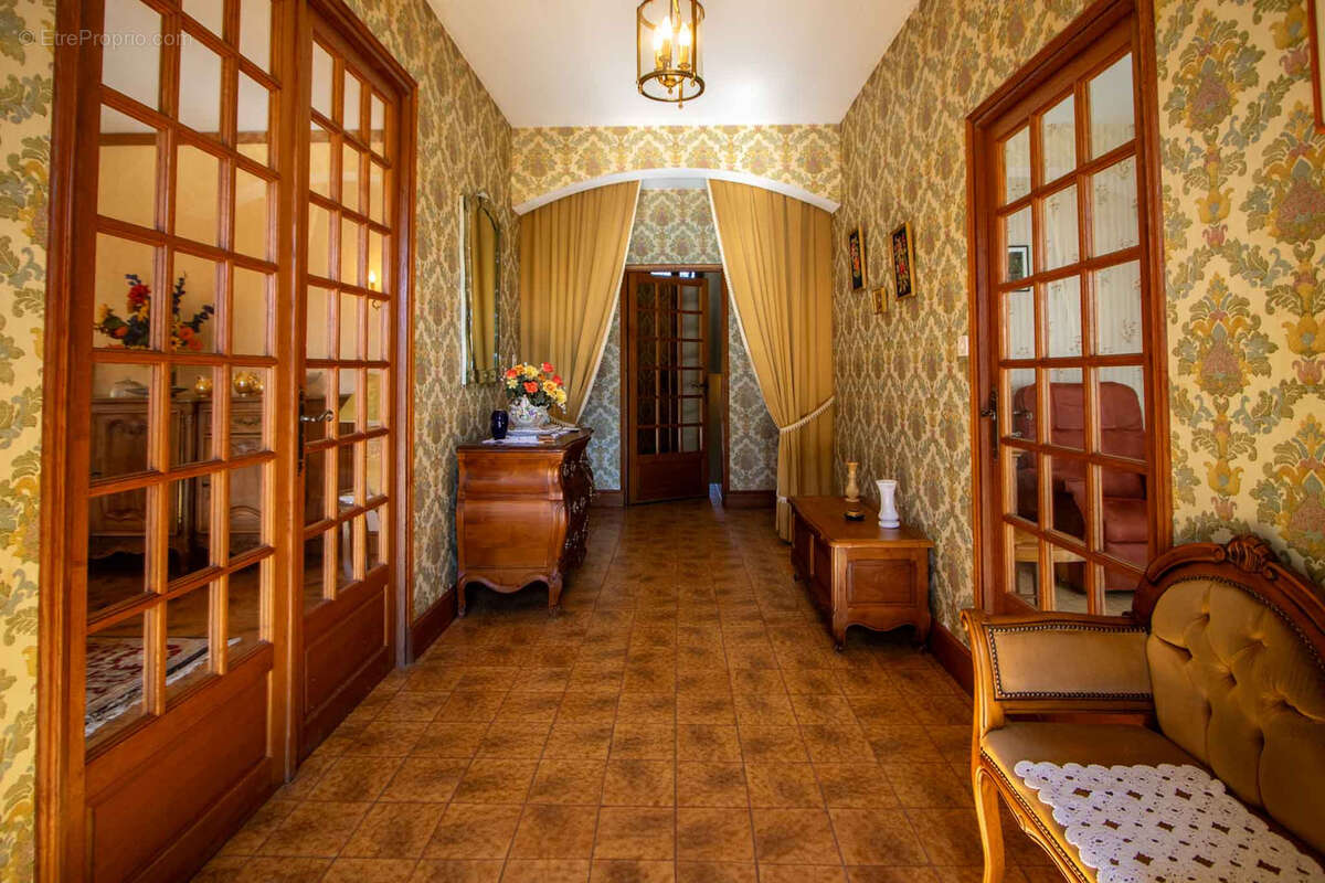 Maison à SAINT-JULIEN-DE-LAMPON