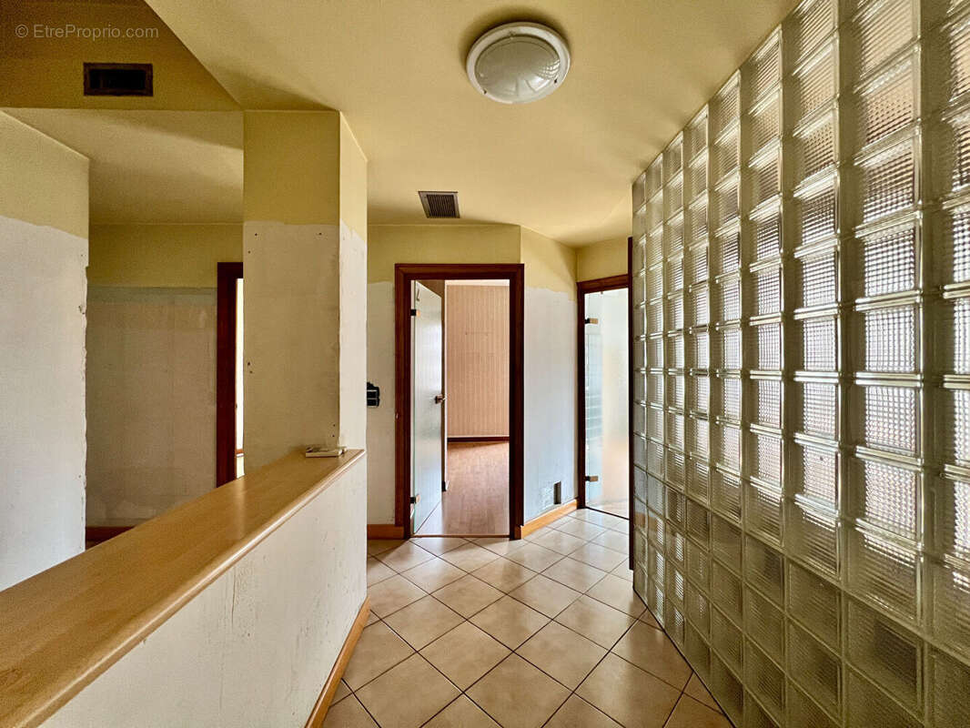 Appartement  5 pièce(s) - 141.44 m2 - Béziers - photo 2