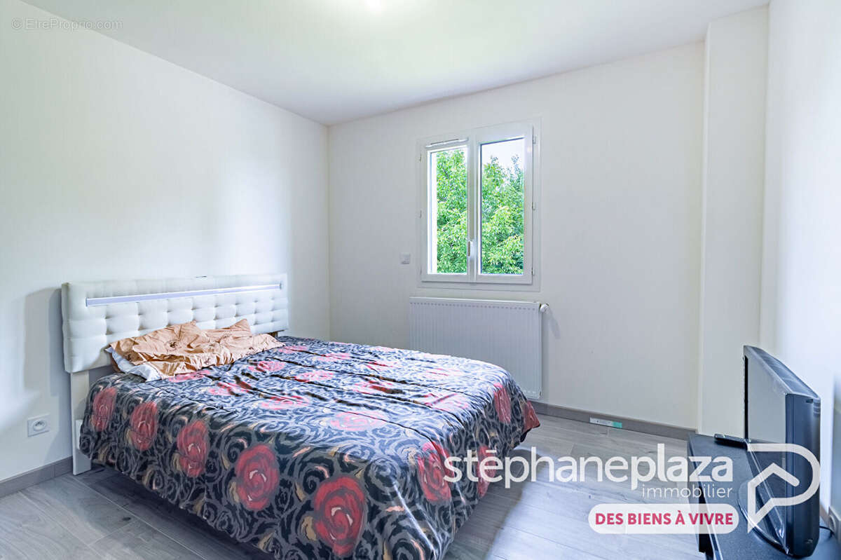 Maison de 2022, 102m² , 3 chambres et garage sur 623m² de terrain, hors lotissement - photo 5