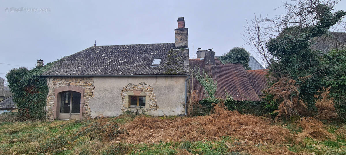 Maison à NEUVILLE