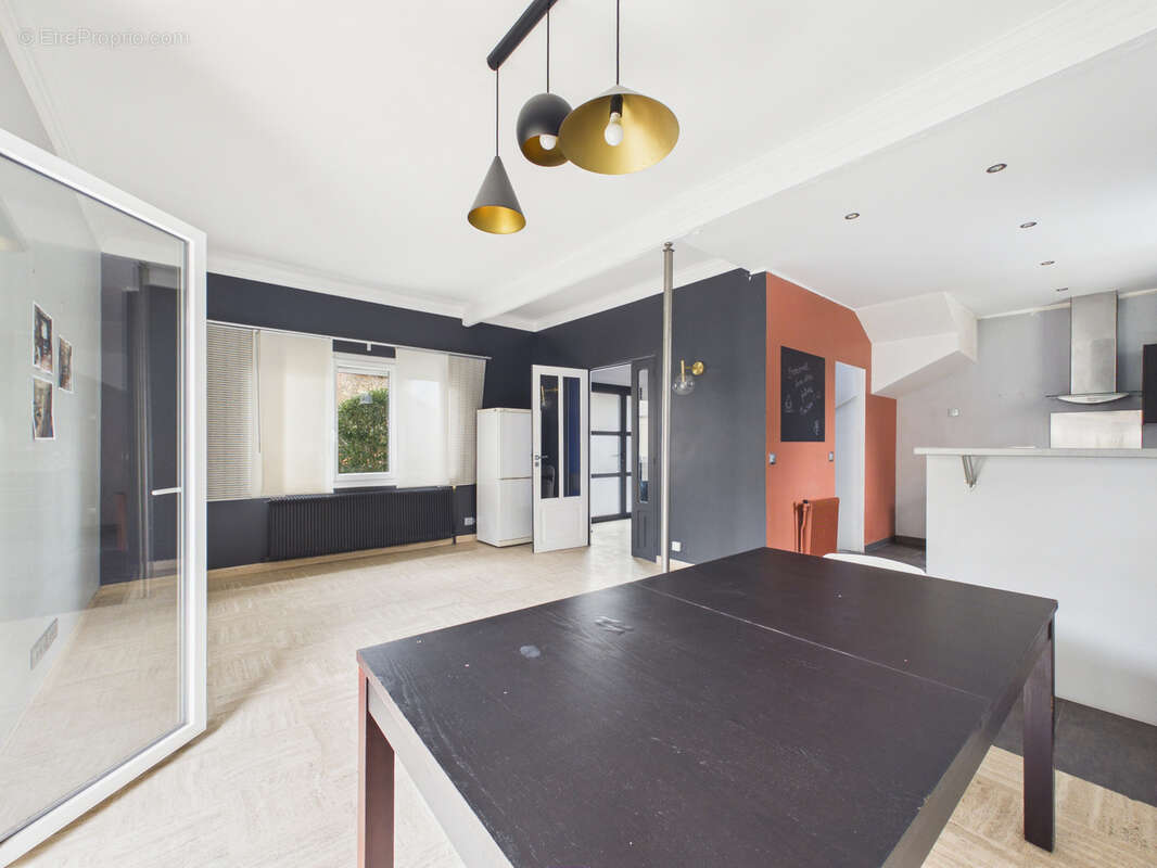 Maison à SARTROUVILLE