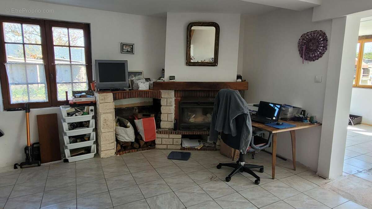 Maison à DAMPIERRE-SUR-AVRE