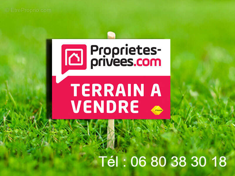 Terrain à FONTENAY-LE-COMTE