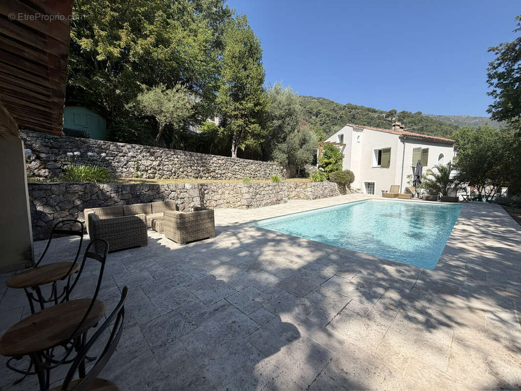 Gattières hauteur résidentiel Villa 4p avec piscine au calme - photo 3