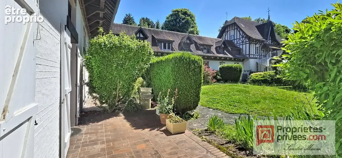 Maison de charme avec terrasse et beau potentiel - photo 2