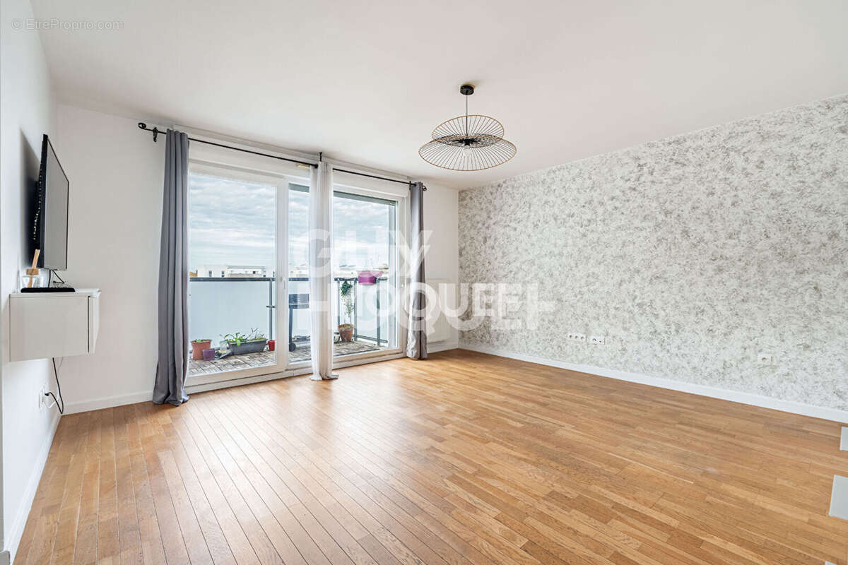 Appartement à GENNEVILLIERS