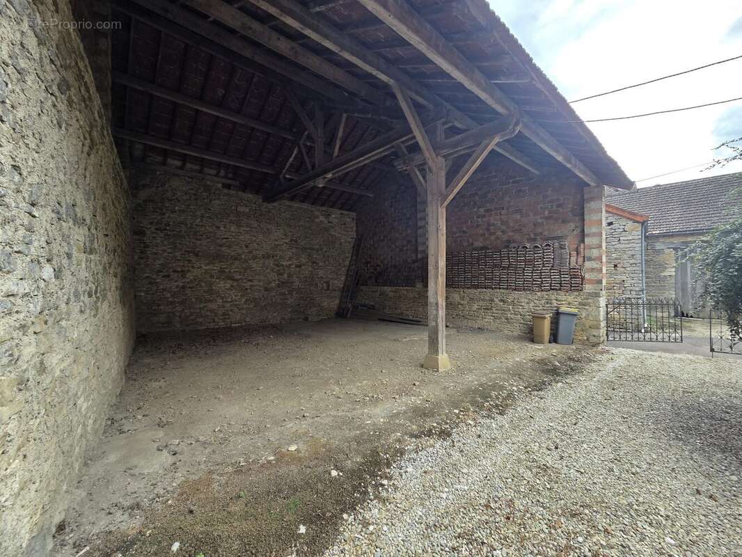 Maison à LA ROCHEPOT