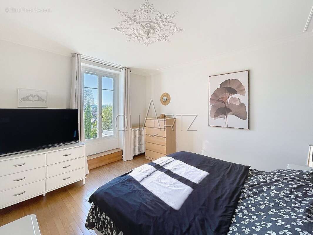Charme indéniable pour cette maison Mansart - photo 13