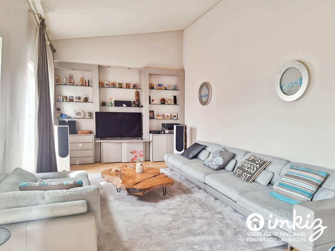 Appartement à LES LILAS