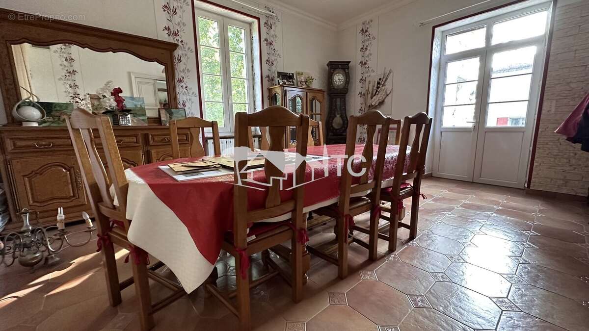 Maison à SAINT-AMBROIX