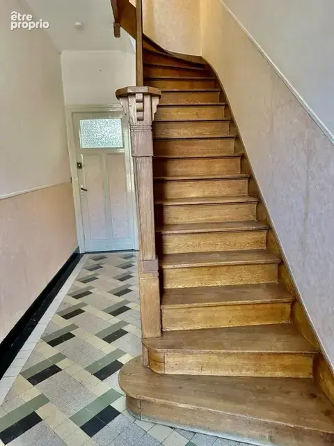 Du volume pour cette maison de ville avec garage et jardin proche des écoles - photo 9
