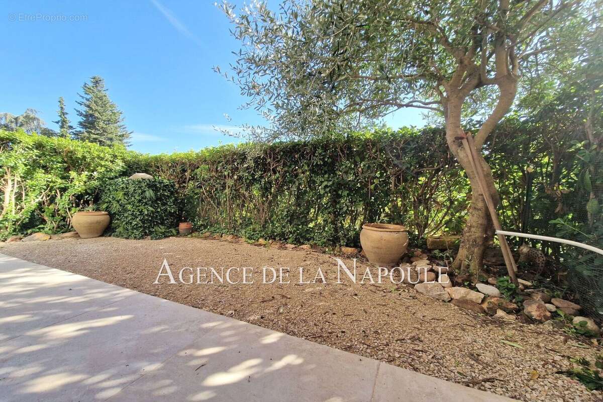 Appartement à MANDELIEU-LA-NAPOULE