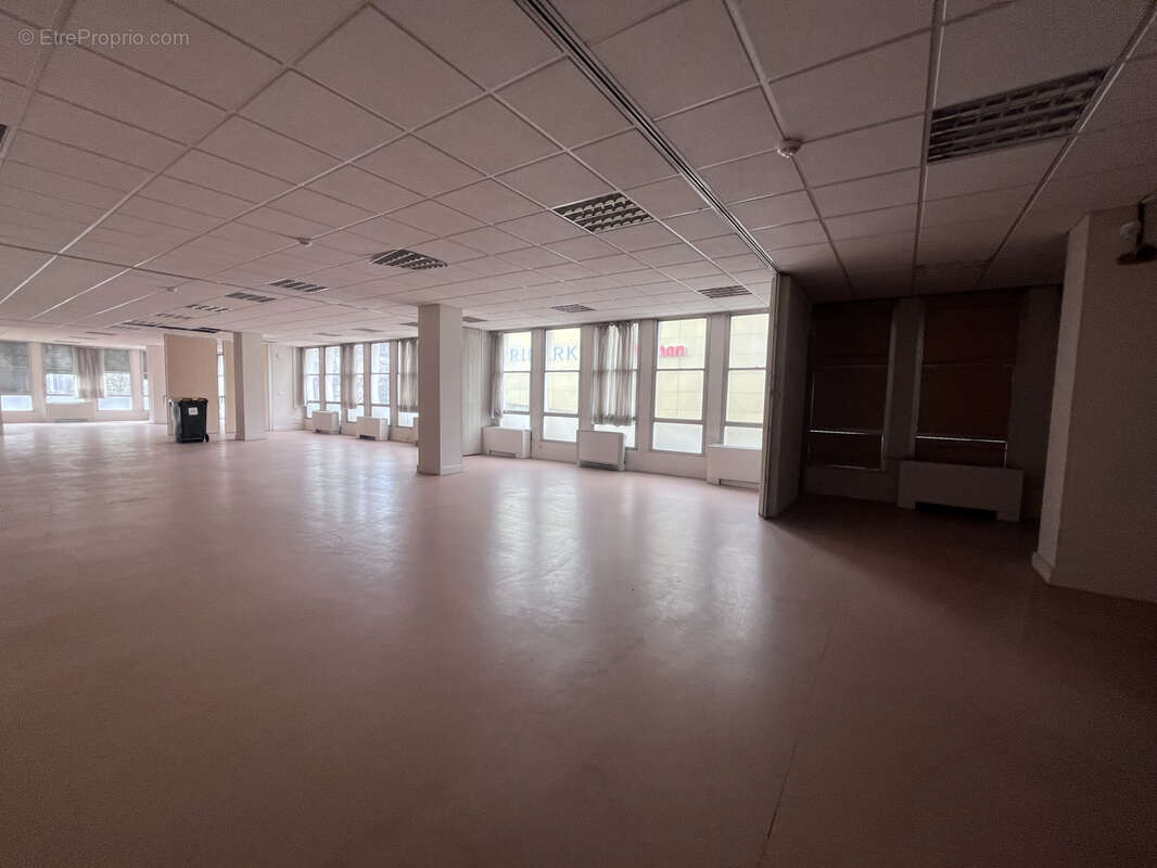 Autre à SAINT-ETIENNE