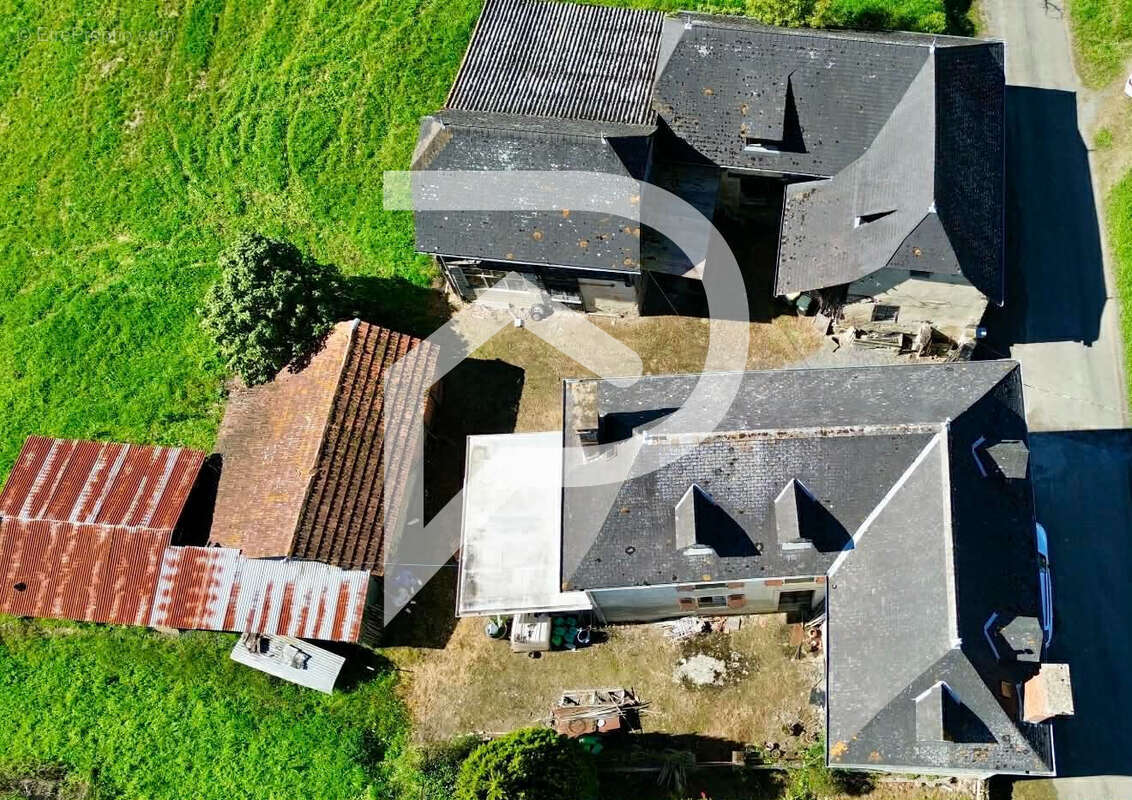 Maison à LAHOURCADE