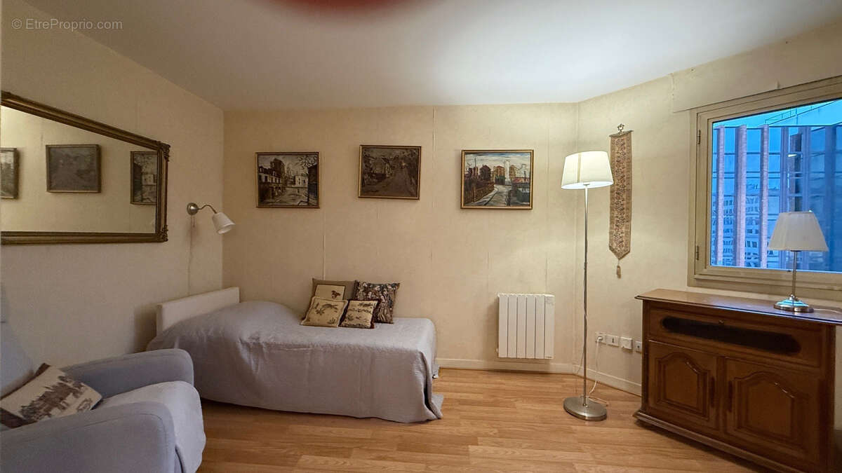 Appartement à LEVALLOIS-PERRET