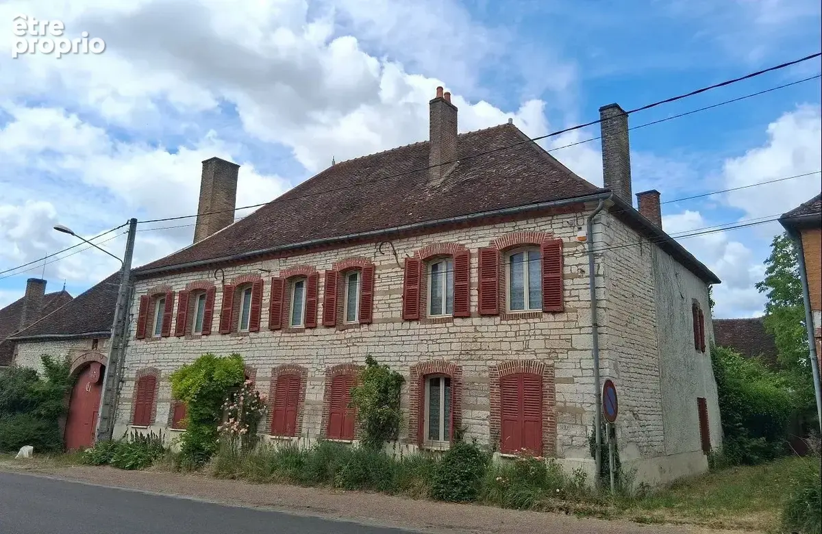 Photo Maison à Villeneuve-Au-Chemin au prix de 159 000€