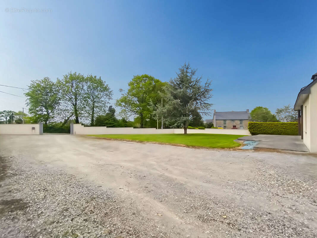 Maison à LA CHAPELLE-AUX-FILTZMEENS