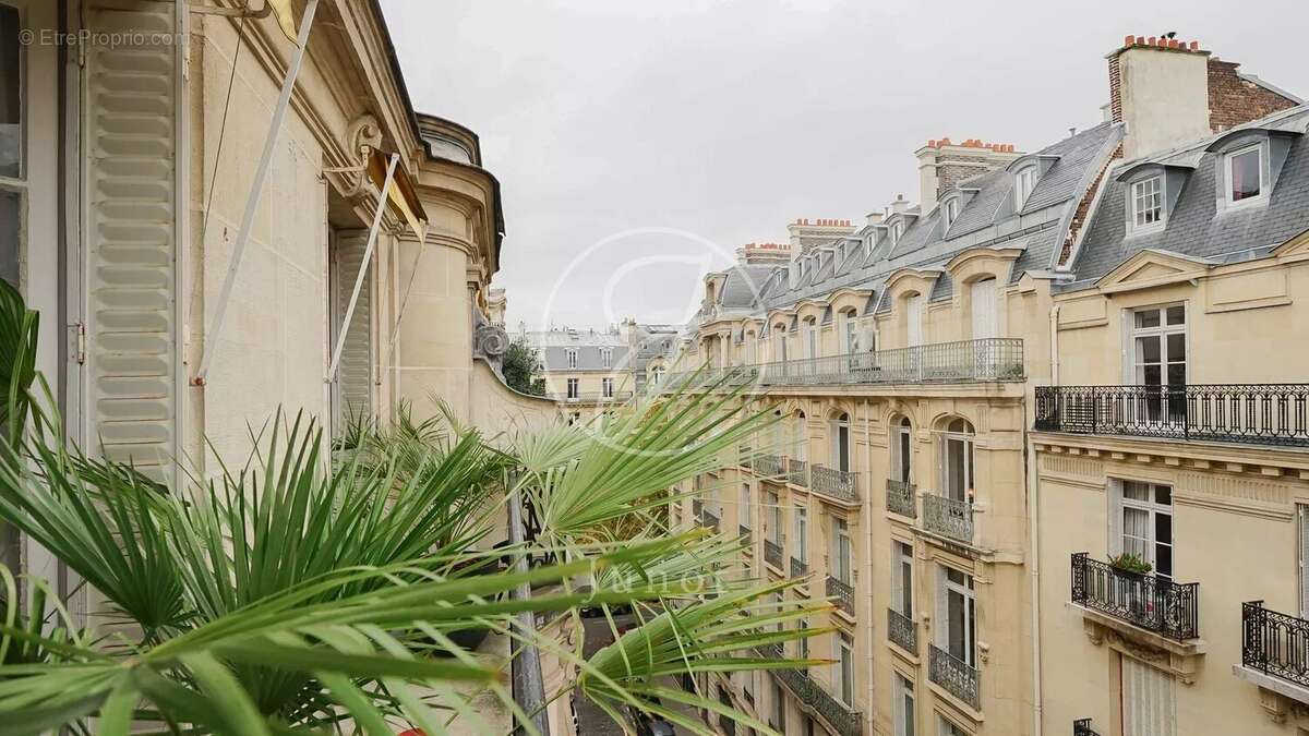 Appartement à PARIS-16E