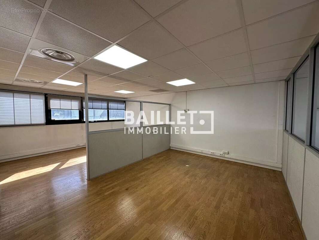 Commerce à VILLENEUVE-LOUBET