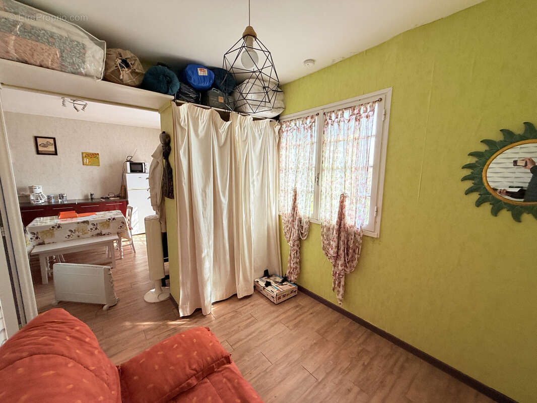Petite habitation sur grand terrain constructible sur Campestre - photo 7
