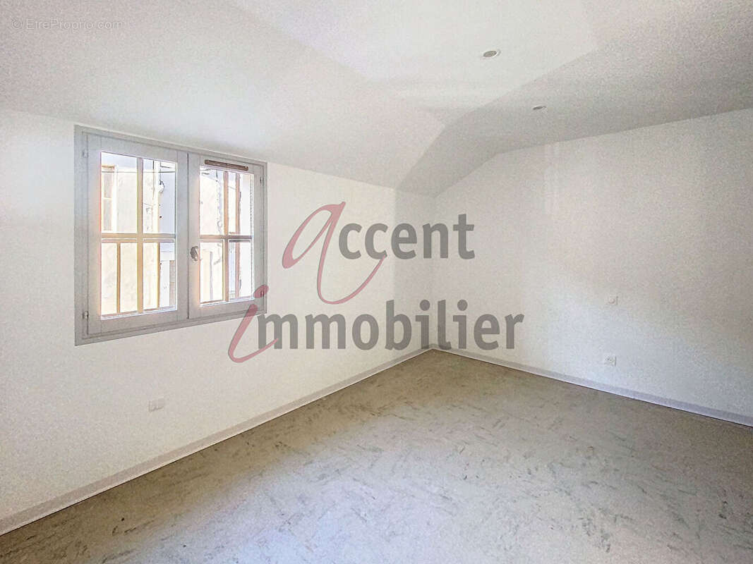 A vendre maison de ville de 64 m², 2 chambres sans aucun travaux à prévoir - photo 6
