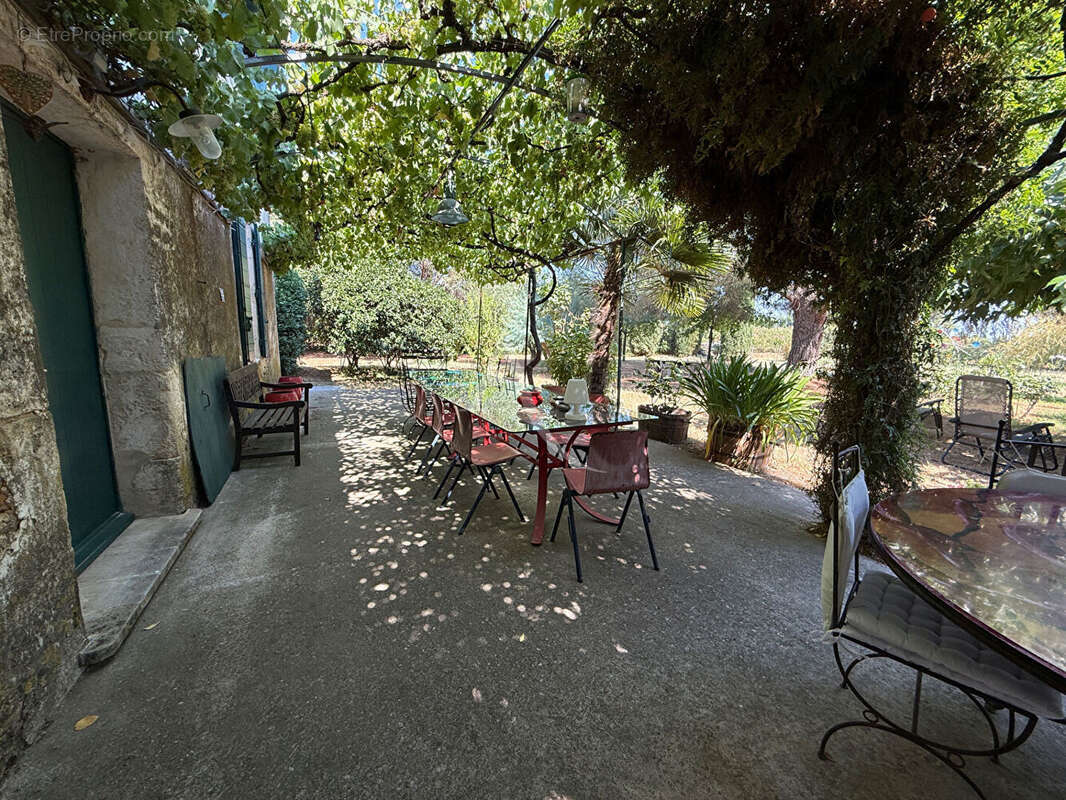 Une propriété d'exception 282m² - 7500m² de terrain - photo 11