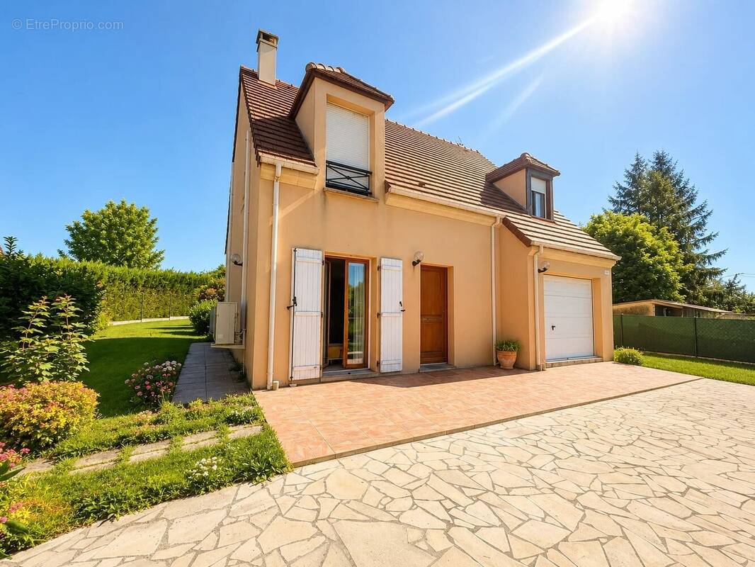 Maison à ROZAY-EN-BRIE