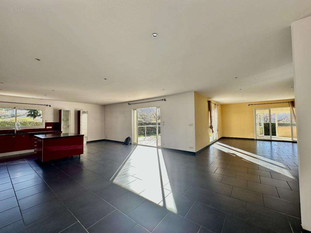 Maison à SAINT-CERE